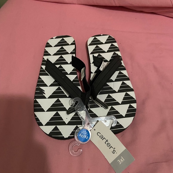 Carter’s Toddler Girls Size 3 Flip Flops with Patterned Soles. New with Tags. - Picture 1 of 2